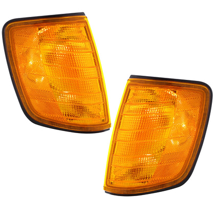 United Pacific - Turn Signal Light For 1990-2007 Freightliner FLD (Driver or Passenger Side)