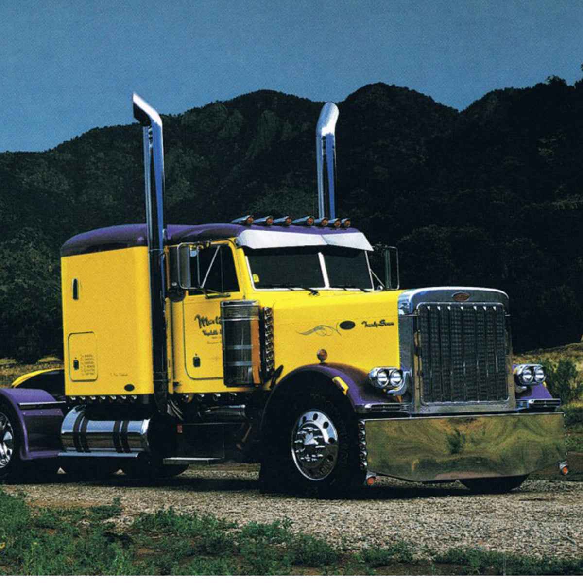 Peterbilt 359 Bowtie & Extra Wide Bowtie Visor by Midwest
